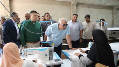 محافظ الوادي الجديد يتابع مشروعات تنموية استعدادًا لموسم التمور