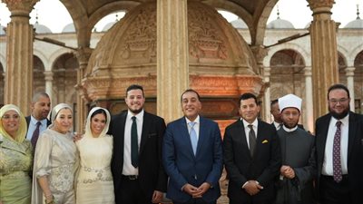 وزير الشباب يحتفل بعقد قران كريمته ياسمين..صور
