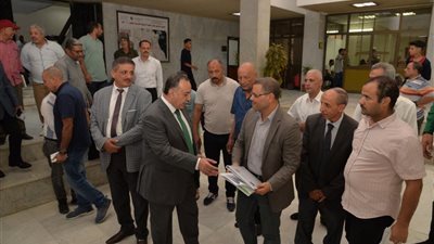 تسليم معدات لدعم الثروة الحيوانية بأسيوط