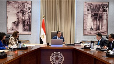 رئيس الوزراء يُتابع الموقف التنفيذي لعددٍ من المشروعات بالبحر الأحمر
