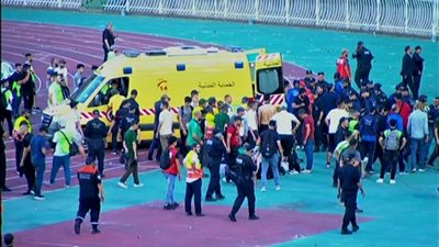 سقوط مشجعين من المدرجات خلال احتفالات مولودية الجزائر بلقب الدورى