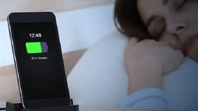 منها الشحن الليلي..أخطاء تُنهي عمر بطارية هاتفك مبكرًا