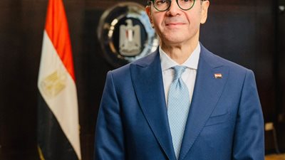 وزير الاستثمار يتوجه للصين لبحث تعزيز العلاقات الاقتصادية بين البلدين