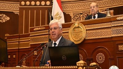 وزير التعليم العالي يستعرض جهود وخطة إعداد المعلم في الجامعات المصرية