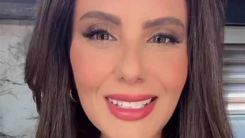 الفنانة دانا حمدان
