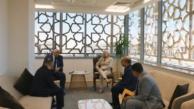وزيرة البيئة تبحث فرص الاستثمار في تدوير المخلفات الزراعية