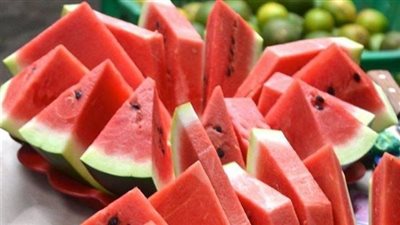 فوائد مذهلة لتناول البطيخ على معدة فارغة... جربها صباحًا