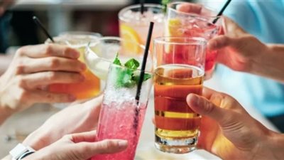 مشروبات شائعة قد تسرع الإصابة بالزهايمر دون أن تدري