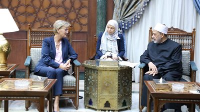 الإمام الأكبر يستقبل سفيرة الاتحاد الأوروبي بمشيخة الأزهر