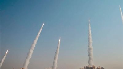 وزير الدفاع الإسرائيلي يأمر بالرد على خرق إيران لوقف إطلاق النار