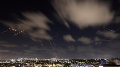 إعلام إسرائيلي: الجبهة الداخلية تدرس تخفيف القيود مساء اليوم