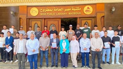 السنيني يسلم عقود توظيف لعدد من شباب مطروح