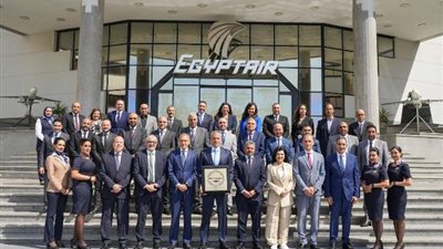 مصر للطيران عقب الفوز بجائزة 