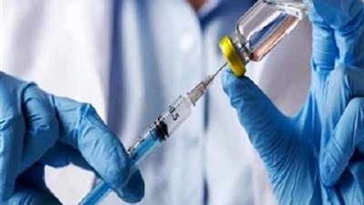 الولايات المتحدة توسّع تحذيرات لقاحات كورونا لتشمل أعمارًا جديدة