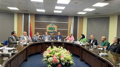 مستثمرو العاشر يبحثون تحديات إسكان العاملين بالمدينة