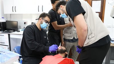 الصحة:وفد من أطباء الأسنان المصريين المقيمين في أمريكا يقدم خدمات طبية