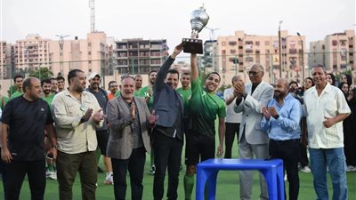 فازوا بكأس مصر للمرة ال١٢..محافظ الشرقية يًهنئ لاعبي فريق الهوكي