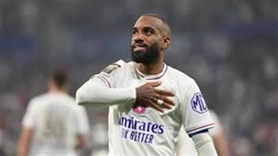 الفرنسي لاكازيت يقترب من الانضمام للدوري السعودي