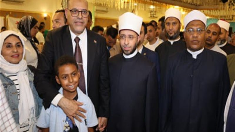 وزيرا العمل والأوقاف