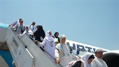 استقبال آخر الأفواج من ضيوف الرحمن بمطار القاهرة