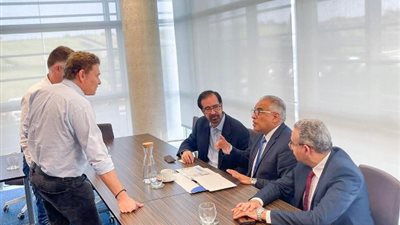 رئيس جامعة طنطا يلتقي بنائب رئيس جامعة كانتابريا لتعزيز الروابط.. صور