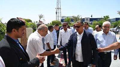 محافظ جنوب سيناء يجتمع بمديري المديريات الخدمية بالمحافظة