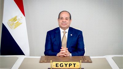 الرئيس السيسي يمنح وسام الجمهورية من الطبقة الأولى للهيئات القضائية السابقة