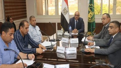 محافظ القليوبية يبحث تعظيم وتنظيم موارد الاعلانات وفقاً للمظهر الحضاري