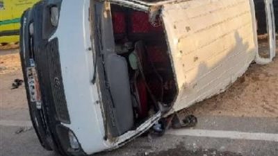 إصابة 6 إثر انقلاب ميكروباص على طريق إسكندرية الصحراوى