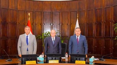 محافظ الإسكندرية يشارك في مجلس أمناء جامعة الإسكندرية الأهلية