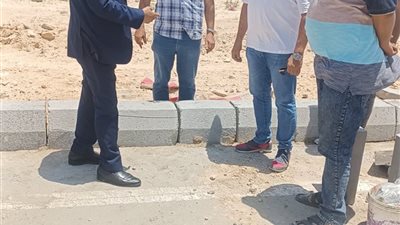 محافظ مطروح يتابع أعمال التطويرعلى جانبى طريق مطار العلمين الدولي