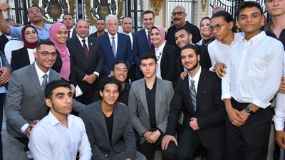 محافظ بورسعيد يعلن إلغاء الفقرات الفنية تضامنا مع ضحايا حادث الطريق الإقليمي