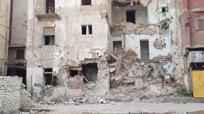 محافظ الإسكندرية يوجه بإزالة الأجزاء القابلة للسقوط بالعقارات
