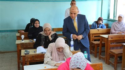 غدا.28 ألف طالب ثانوى بكفرالشيخ يؤدون امتحان الكيمياء والجغرافيا
