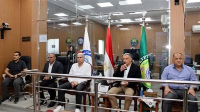 محافظ الإسماعيلية يتابع اصطفاف المعدات من شبكة الطوارئ
