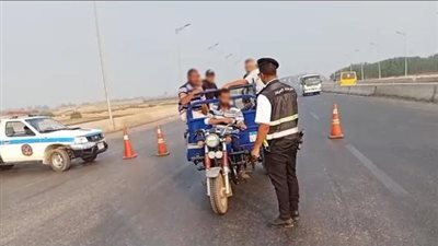 حملة مرورية موسعة بمحور عدلي منصور ببنى سويف