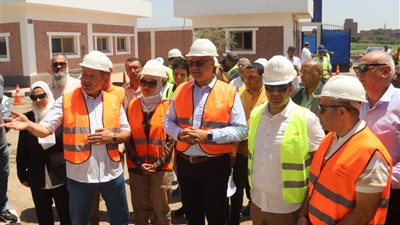 محافظ القليوبية يتفقد محطة معالجة صرف صحي نامول بطوخ