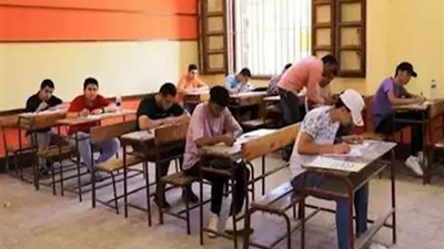 جدل بعد تسريب صور امتحان الكيمياء.. والتعليم تتحرك فورًا