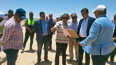 وزير الزراعة يتفقد أعمال حصر الأراضي الصحراوية بمنطقة 