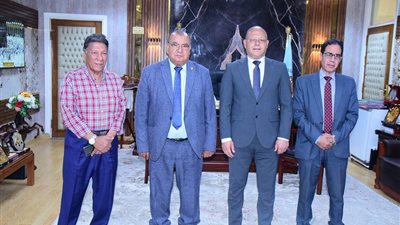وفد وزارة التعليم العالي يزور كلية الإعلام بجامعة سوهاج الأهلية