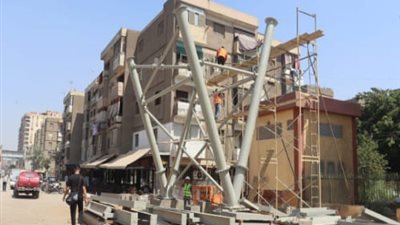 محافظة القليوبية تبدأ تركيب كوبري المشاة الجديد بمحور العصار