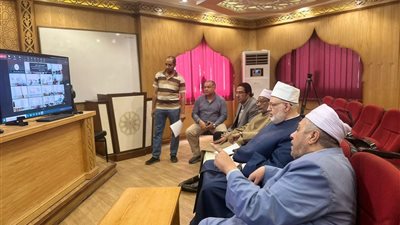 وكيل الأزهر ورئيس القطاع في غرفة عمليات امتحانات الثانوية