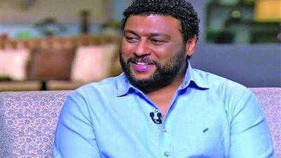 محمد جمعة يحتفل بالعرض الأول لمسرحية 