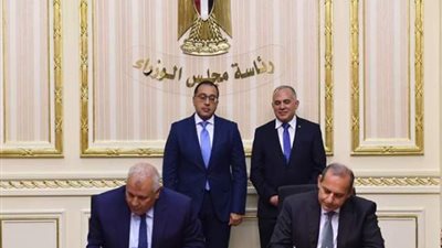 رئيس الوزراء يشهد توقيع تمويل البنك الأهلى لشبكات الرى بالوادى الجديد
