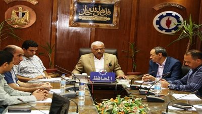 متابعة منظومة الجمع المنزلي للقمامة بالسويس