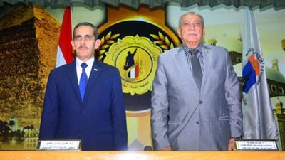 رئيس جامعة القناة يزور مركز اعداد القادة بحلوان ..صور