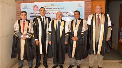 رئيس جامعة أسيوط يبحث تأثير البرنامج التأهيلى على تيبس المفصل عند الأطفال