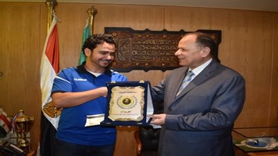 تكريم الجهاز الفنى لمنتخب مصر لناشئي كرة اليد بالفيوم