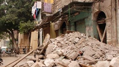 إخلاء منزل لانهيار جزء منه بالمنصورة