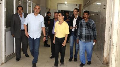 محافظ سوهاج يحيل 3 رؤساء وحدات قروية للتحقيق